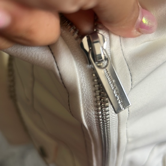 Maniere De Voir White Blazer Dress with Chain Accent 8 - Picture 5 of 15